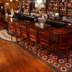Pub w Dublinie - mozaika z płytek kamionkowych Winckelmans