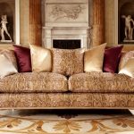 Elegancka sofa, o złotej tapicerce od Duresty,95 x 244 x 120 cm, Wolfgang.