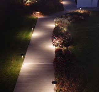 Przykładowa aranżacja ogrodu światłem 